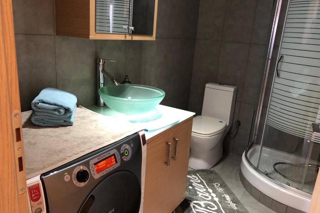 Hitech Appartment Amaliada Exteriör bild