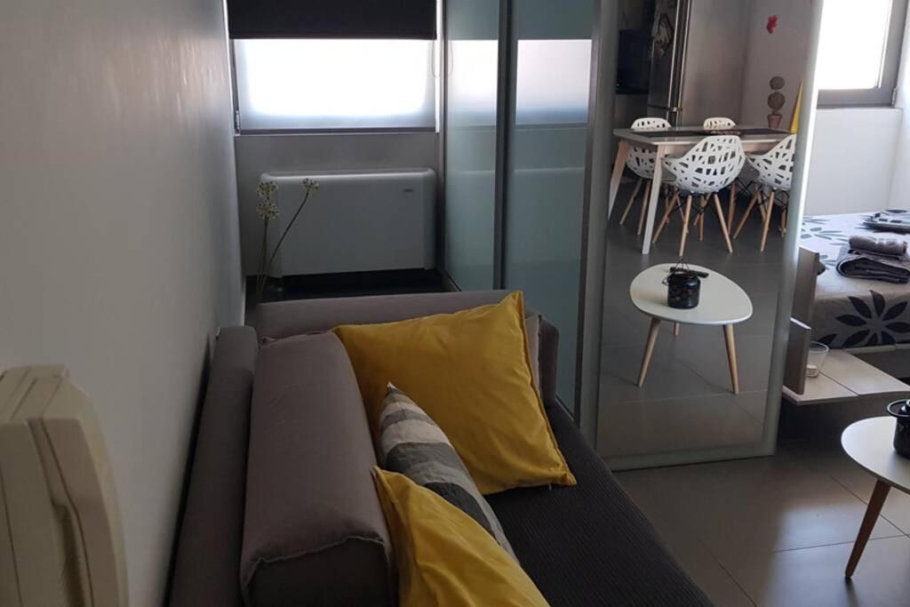 Hitech Appartment Amaliada Exteriör bild